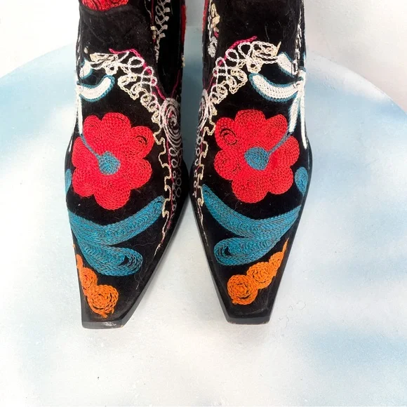 Julie Miles embroidered cowboy boot - Picture 6 of 11